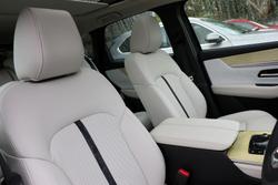 2025 Mazda CX-60 P50e Azami