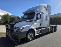 2021 Freightliner Cascadia WHITE