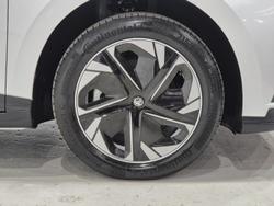 2023 MG MG4 Excite 64 MEH32 MY23 Dover White