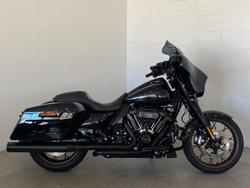 Harley-Davidson Street Glide ST 117 (flhxst)