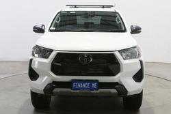 2025 Toyota Hilux SR