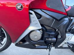 2010 Honda VFR1200F Red