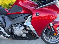 2010 Honda VFR1200F Red