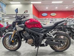 2024 Honda CB650R RED