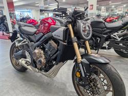 2024 Honda CB650R RED