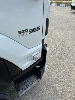 2026 Isuzu F Series FYJ 320-255 AT R60