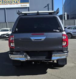 2021 Toyota Hilux SR5