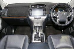 2022 Toyota Landcruiser Prado VX