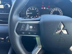 2023 Mitsubishi Outlander LS