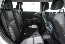 2025 Mitsubishi Outlander ES