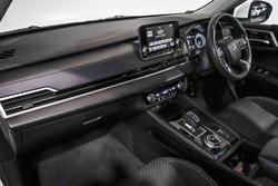 2025 Mitsubishi Outlander ES