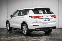 2025 Mitsubishi Outlander ES