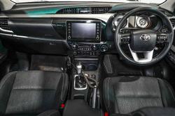 2021 Toyota Hilux SR5