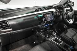 2021 Toyota Hilux SR5