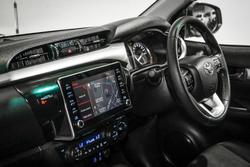 2021 Toyota Hilux SR5