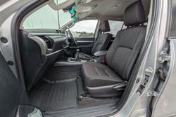 2022 Toyota Hilux SR5