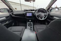 2022 Toyota Hilux SR5