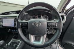 2022 Toyota Hilux SR5