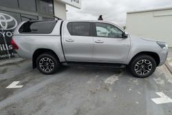 2022 Toyota Hilux SR5