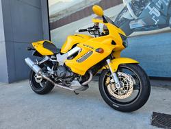 1998 Honda VTR1000F (FIRESTORM) Yellow