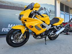 1998 Honda VTR1000F (FIRESTORM) Yellow