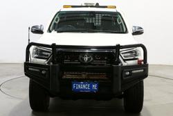 2021 Toyota Hilux SR5