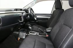 2021 Toyota Hilux SR5