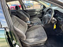 2002 HOLDEN CALAIS VXII GREEN