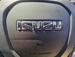 2025 Isuzu MU-X LS-T