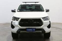 2025 Toyota Hilux SR