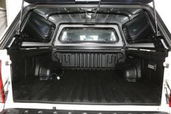 2025 Toyota Hilux SR