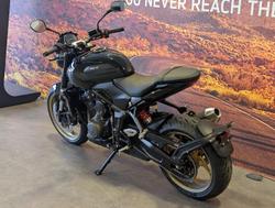 2025 Triumph Trident 800 Trident Black