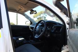 2022 Toyota Hilux SR