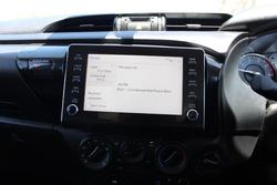 2022 Toyota Hilux SR