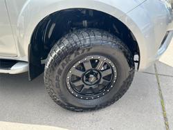 2019 NISSAN NAVARA SL (4x4) D23 SERIES 4 MY19 SILVER OR CHROME