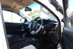 2022 Toyota Hilux SR