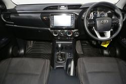 2025 Toyota Hilux SR