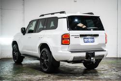 2025 Toyota Landcruiser Prado VX