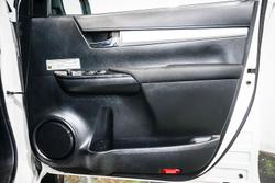 2021 Toyota Hilux SR5