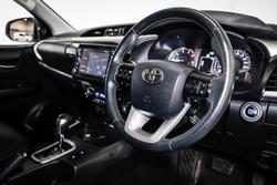 2021 Toyota Hilux SR5