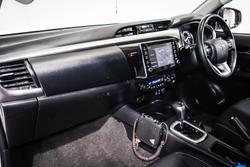 2021 Toyota Hilux SR5