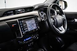 2021 Toyota Hilux SR5