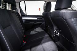 2021 Toyota Hilux SR5