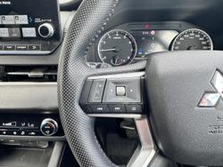 2022 Mitsubishi Outlander LS