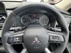 2022 Mitsubishi Outlander LS