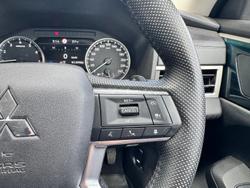 2022 Mitsubishi Outlander LS