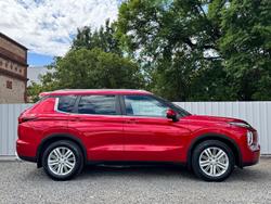 2022 Mitsubishi Outlander LS