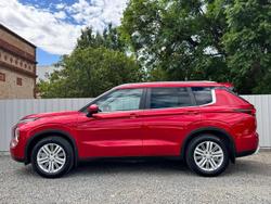 2022 Mitsubishi Outlander LS