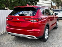 2022 Mitsubishi Outlander LS