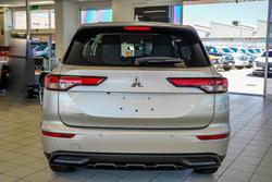 2024 Mitsubishi Outlander ES